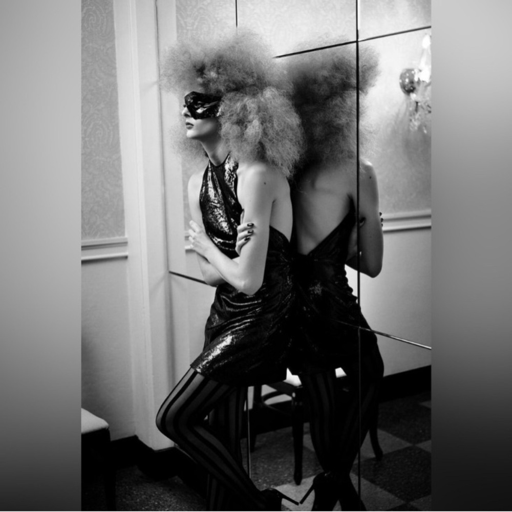 Zara L Shimmer Velvet Backless Dress - Picture 16 of 16